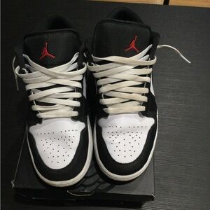 Air Jordan 1 Low SE Sneakers